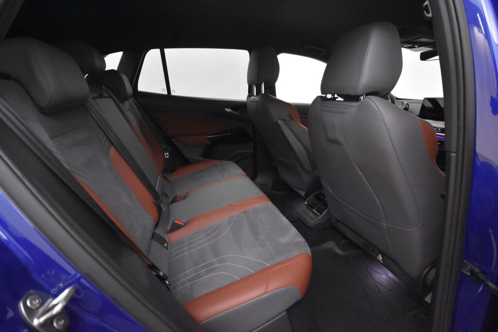 Volkswagen ID.4 2021 Pro Performance 1ST 150 kW, akku 77 kWh / Lämpöpumppu / LED / Kamera / Adapt. Vakkari / Kaistavahti / Puoli nahka / Lämpöratti