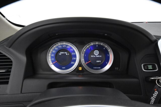 Volvo XC60 2013 D4 AWD R-Design Business aut / Nahkaverhoilu/ Koukku