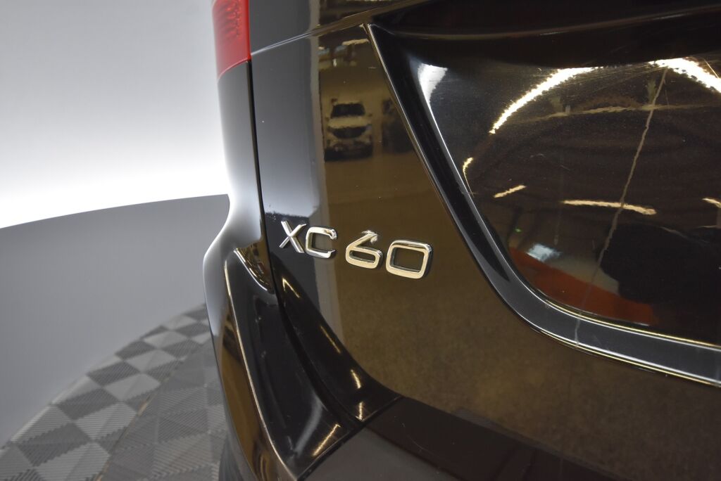 Volvo XC60 2013 D4 AWD R-Design Business aut / Nahkaverhoilu/ Koukku