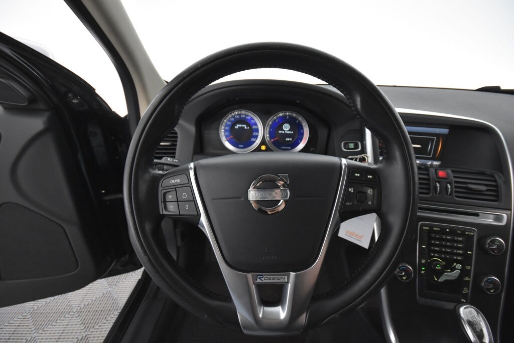 Volvo XC60 2013 D4 AWD R-Design Business aut / Nahkaverhoilu/ Koukku