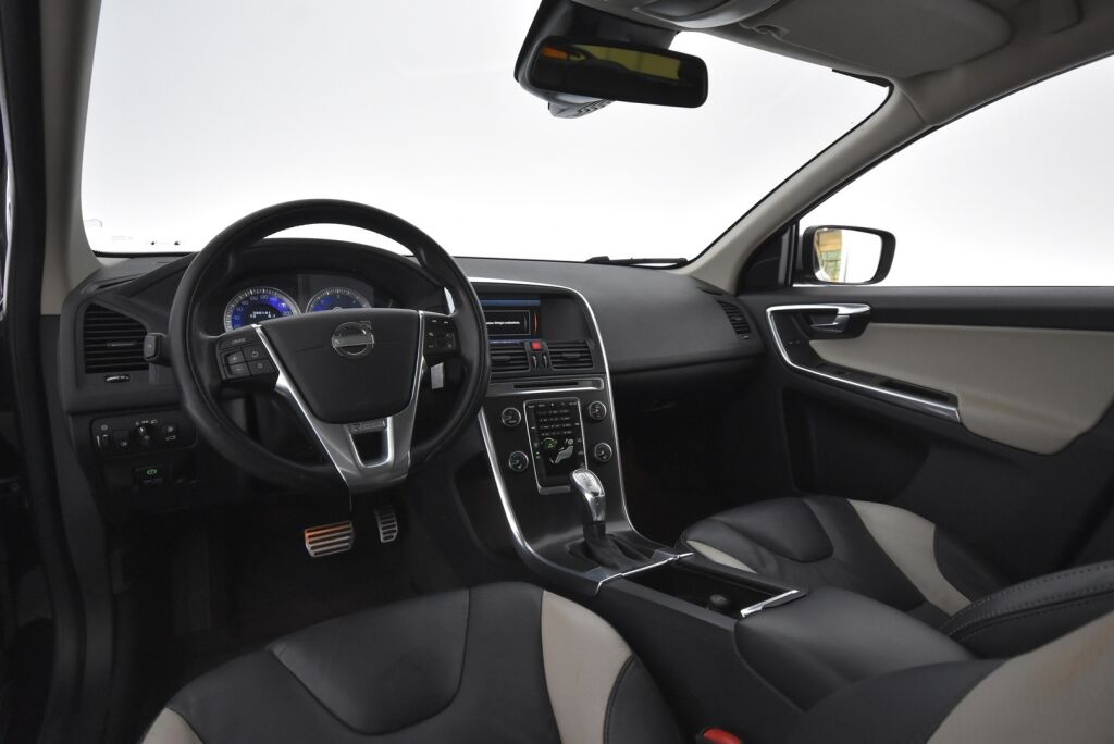 Volvo XC60 2013 D4 AWD R-Design Business aut / Nahkaverhoilu/ Koukku