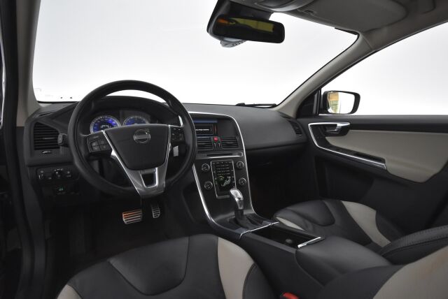 Volvo XC60 2013 D4 AWD R-Design Business aut / Nahkaverhoilu/ Koukku