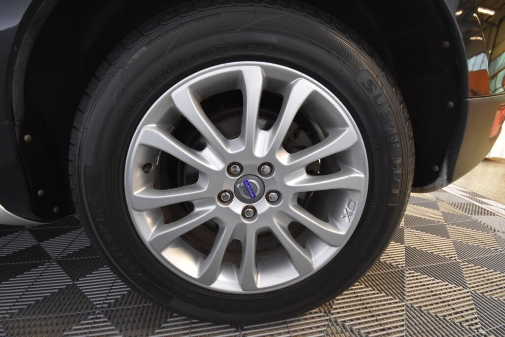 Volvo XC60 2013 D4 AWD R-Design Business aut / Nahkaverhoilu/ Koukku