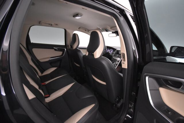 Volvo XC60 2013 D4 AWD R-Design Business aut / Nahkaverhoilu/ Koukku
