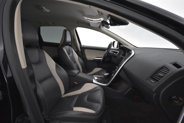 Volvo XC60 2013 D4 AWD R-Design Business aut / Nahkaverhoilu/ Koukku