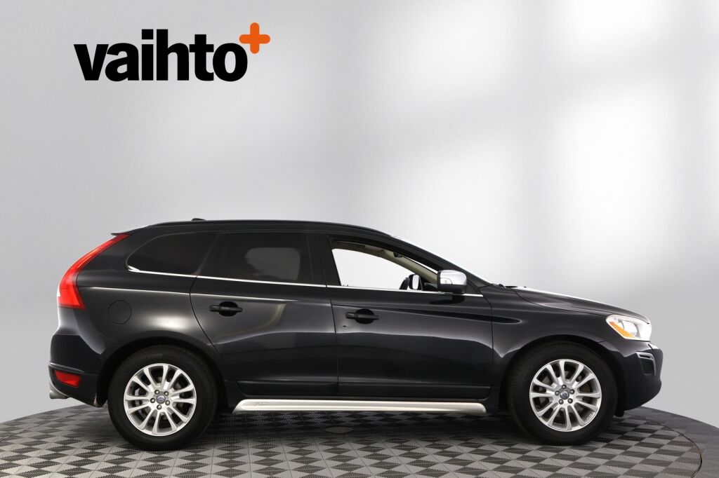 Volvo XC60 2013 D4 AWD R-Design Business aut / Nahkaverhoilu/ Koukku