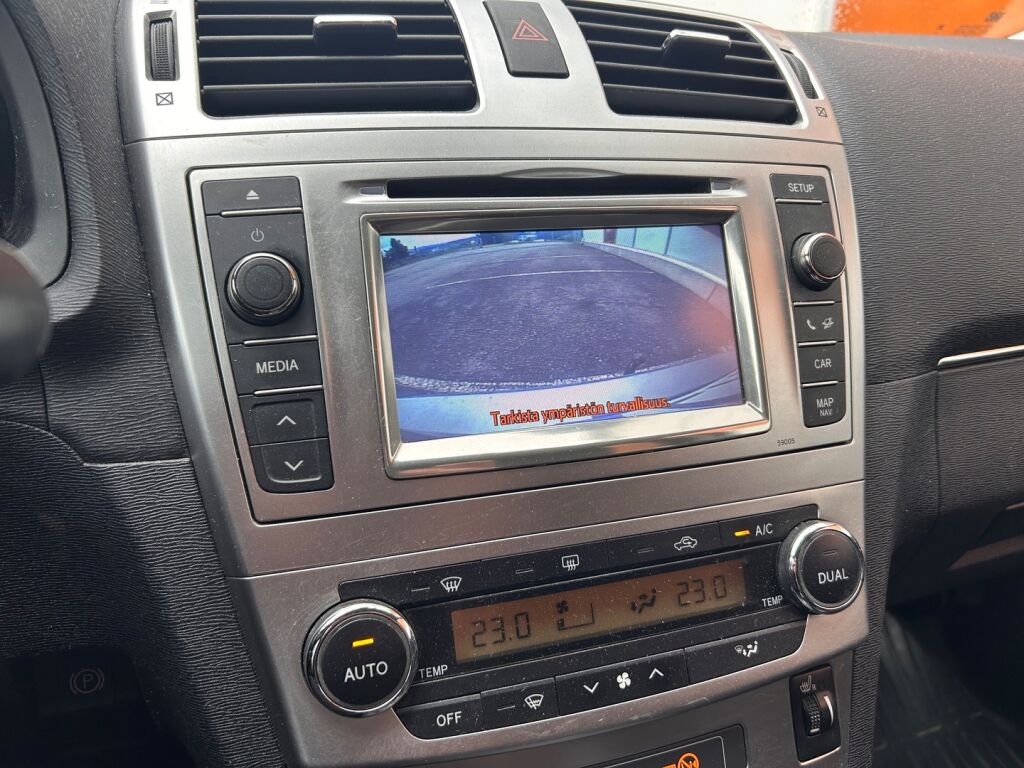 Toyota Avensis 2013 1,8 Valvematic Active Wagon Multidrive S / Business Pack / Navigointi / Kamera / Vetokoukku