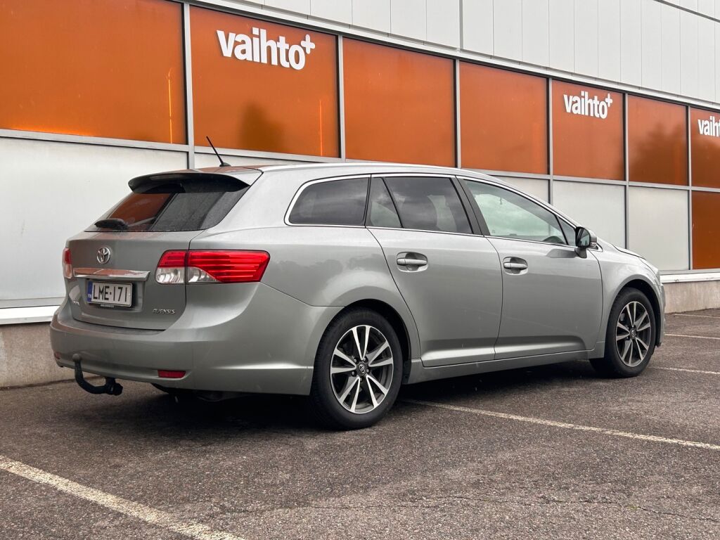 Toyota Avensis 2013 1,8 Valvematic Active Wagon Multidrive S / Business Pack / Navigointi / Kamera / Vetokoukku