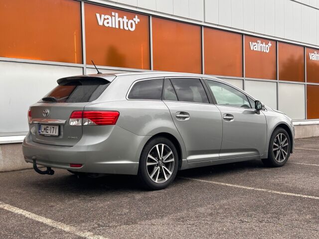 Toyota Avensis 2013 1,8 Valvematic Active Wagon Multidrive S / Business Pack / Navigointi / Kamera / Vetokoukku