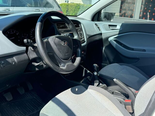 Hyundai i20 5d 2015 1,2 5MT Classic / Suomiauto / Lohkolämmitin / Juuri huollettu & katsastettu