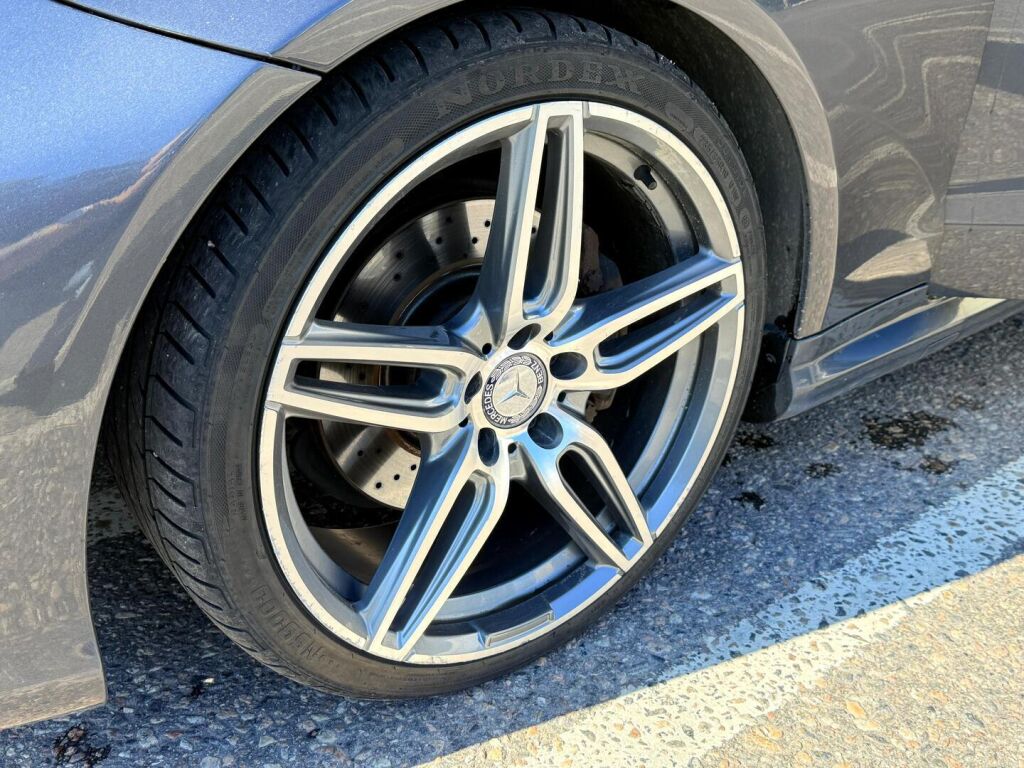 Mercedes-Benz E 2016 200 BE Coupé A / AMG / Panorama / Nahkaverhoilu / Lohkolämmitin+sisähaara