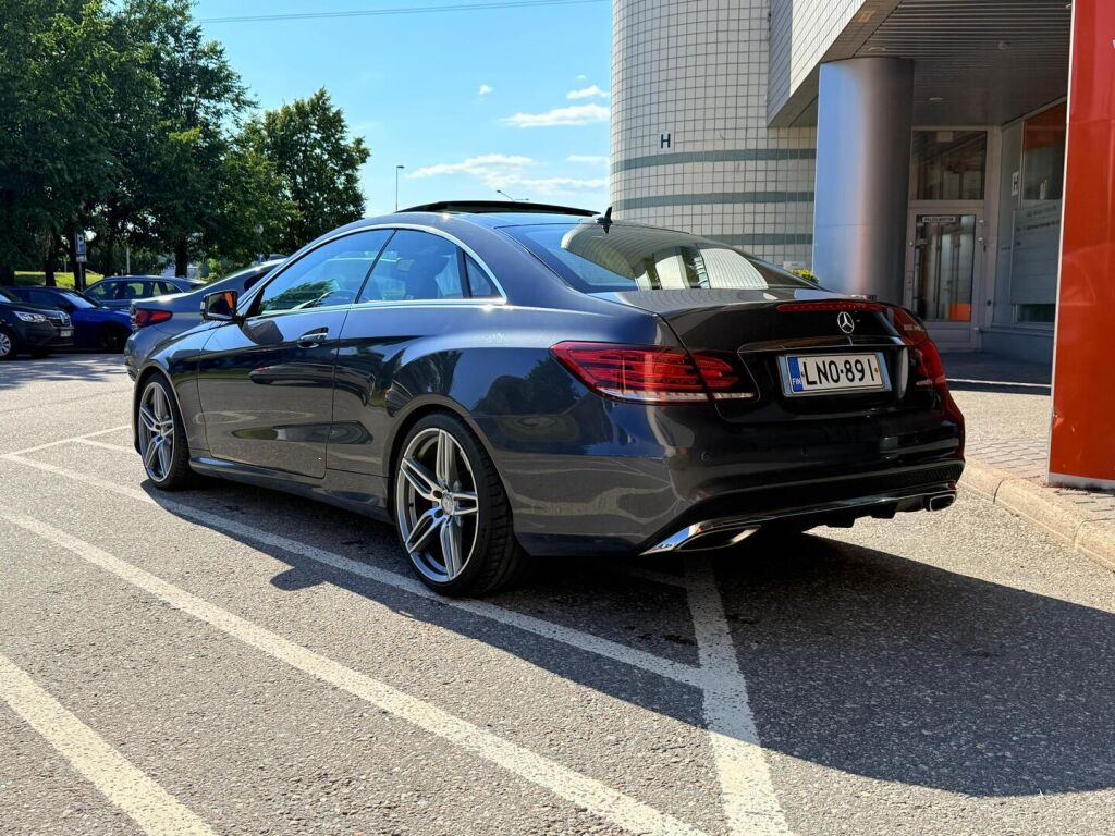 Mercedes-Benz E 2016 200 BE Coupé A / AMG / Panorama / Nahkaverhoilu / Lohkolämmitin+sisähaara