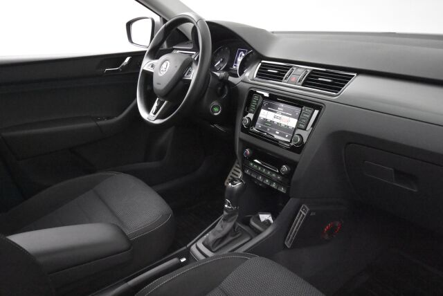 Skoda Rapid 2017 Spaceback 1,4 TSI ScoutLine DSG Autom. / Panorama / Suomiauto / Lohkolämmitin