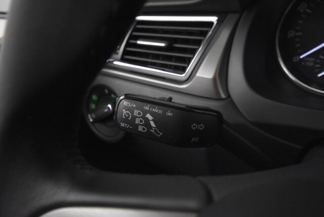 Skoda Rapid 2017 Spaceback 1,4 TSI ScoutLine DSG Autom. / Panorama / Suomiauto / Lohkolämmitin