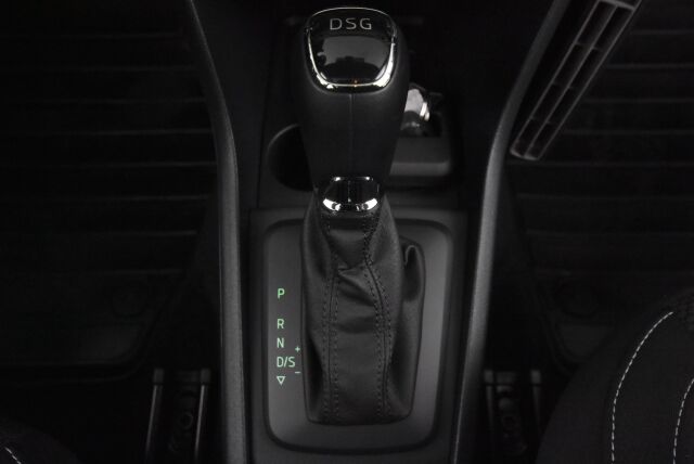 Skoda Rapid 2017 Spaceback 1,4 TSI ScoutLine DSG Autom. / Panorama / Suomiauto / Lohkolämmitin
