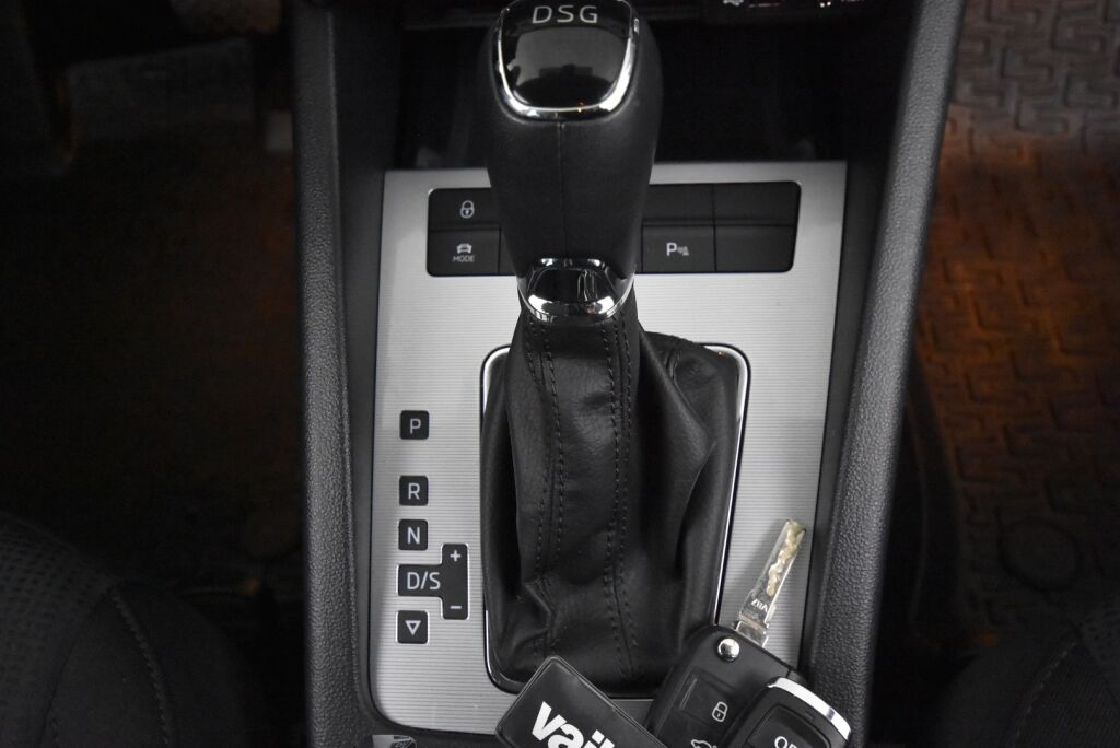 Skoda Octavia 2017 1,4 TSI Style DSG Autom. / Webasto / Keyless Go / Adapt. vakkari /