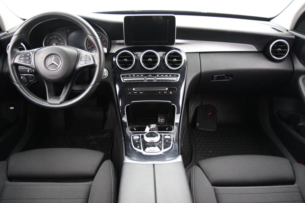 Mercedes-Benz C 2017 200 T Edition 4MATIC AMG / Juuri huollettu / ILS-ledit / Sähkökontti / Lohkolämmitin