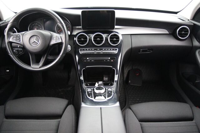 Mercedes-Benz C 2017 200 T Edition 4MATIC AMG / Juuri huollettu / ILS-ledit / Sähkökontti / Lohkolämmitin