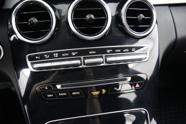 Mercedes-Benz C 2017 200 T Edition 4MATIC AMG / Juuri huollettu / ILS-ledit / Sähkökontti / Lohkolämmitin