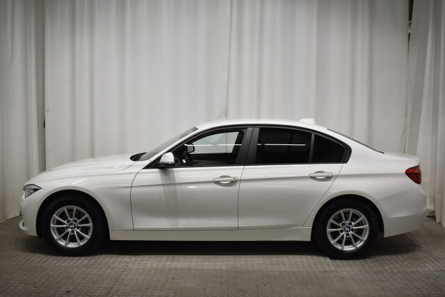 BMW 318 2017 F30 Sedan 318i Business Exclusive Edition / Nahat / Suomiauto / M-Sport ratti / Tutkat