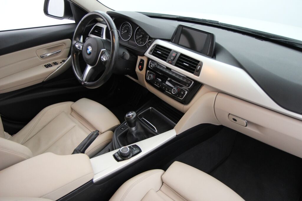 BMW 318 2017 F30 Sedan 318i Business Exclusive Edition / Nahat / Suomiauto / M-Sport ratti / Tutkat