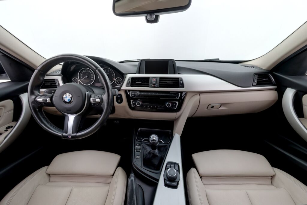 BMW 318 2017 F30 Sedan 318i Business Exclusive Edition / Nahat / Suomiauto / M-Sport ratti / Tutkat