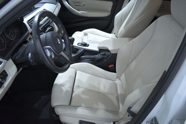 BMW 318 2017 F30 Sedan 318i Business Exclusive Edition / Nahat / Suomiauto / M-Sport ratti / Tutkat