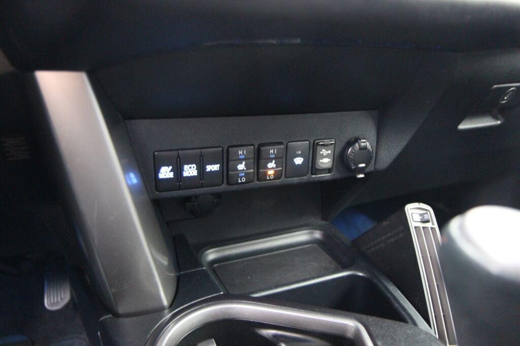 Toyota RAV4 2017 2,5 Hybrid AWD Premium Automaatti / 360 Kamera / Navi / Blis / Kessy / Koukku / Nahat