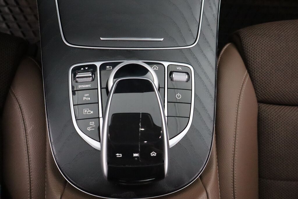 Mercedes-Benz E 2018 350 e A Premium Business / Merkkipakka / Huollettu 5/25 / Adapt.Vakkari / Suomiauto / Lohko+Sp / Navi / P.Kamera /