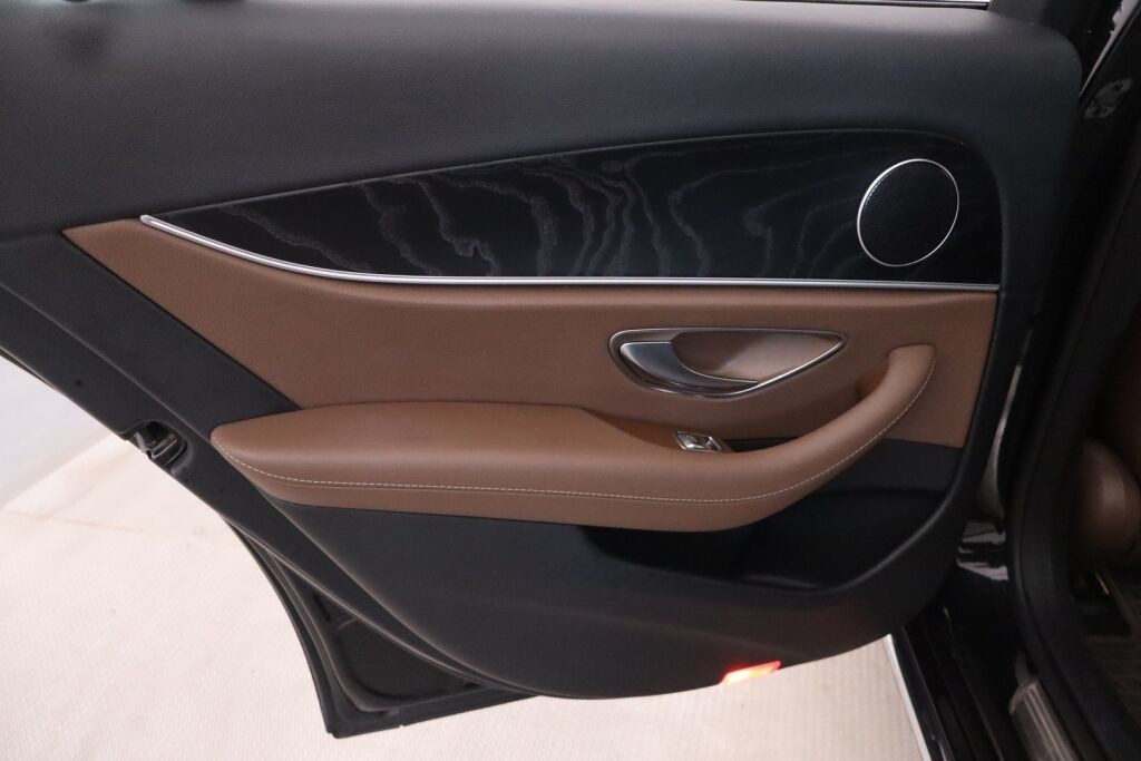 Mercedes-Benz E 2018 350 e A Premium Business / Merkkipakka / Huollettu 5/25 / Adapt.Vakkari / Suomiauto / Lohko+Sp / Navi / P.Kamera /