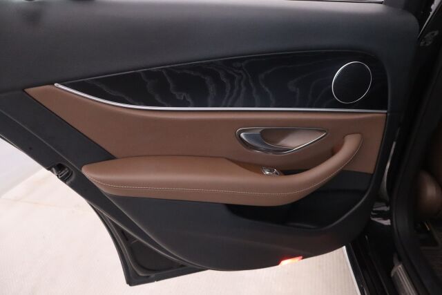 Mercedes-Benz E 2018 350 e A Premium Business / Merkkipakka / Huollettu 5/25 / Adapt.Vakkari / Suomiauto / Lohko+Sp / Navi / P.Kamera /