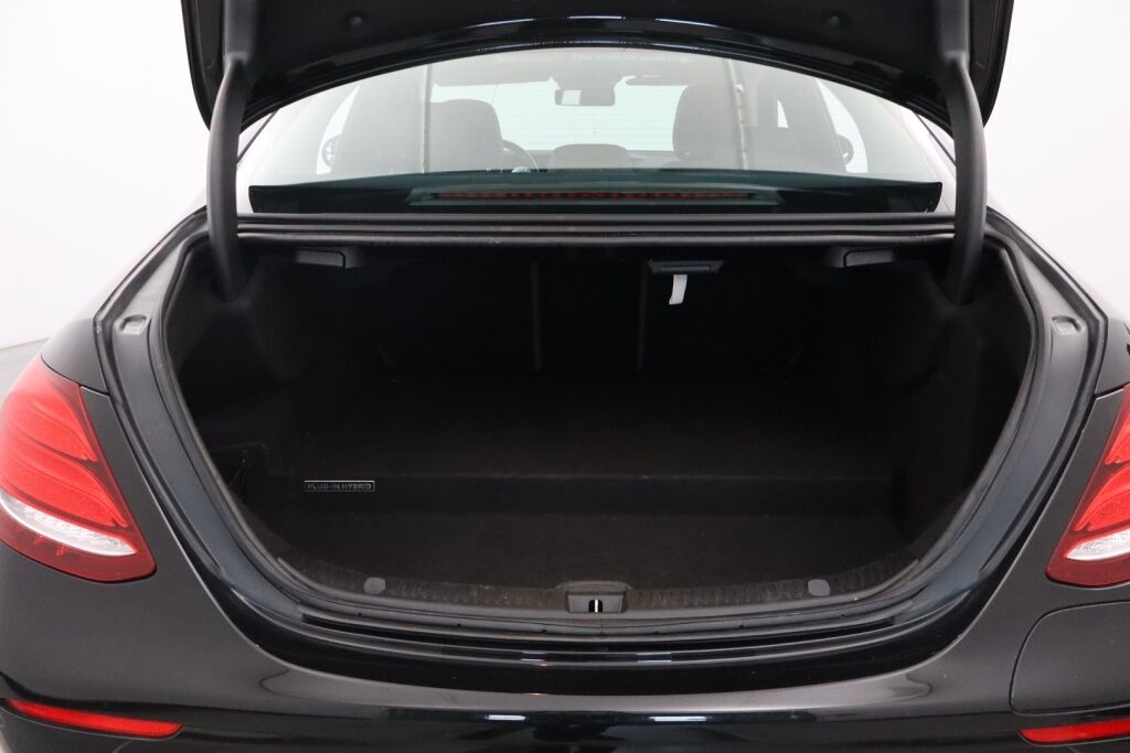Mercedes-Benz E 2018 350 e A Premium Business / Merkkipakka / Huollettu 5/25 / Adapt.Vakkari / Suomiauto / Lohko+Sp / Navi / P.Kamera /