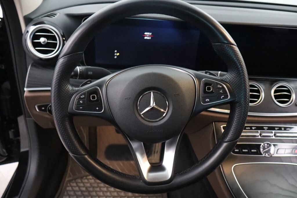 Mercedes-Benz E 2018 350 e A Premium Business / Merkkipakka / Huollettu 5/25 / Adapt.Vakkari / Suomiauto / Lohko+Sp / Navi / P.Kamera /