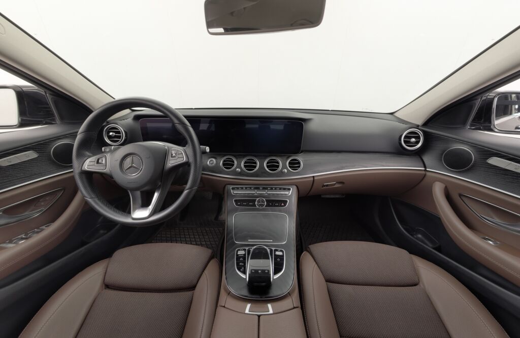 Mercedes-Benz E 2018 350 e A Premium Business / Merkkipakka / Huollettu 5/25 / Adapt.Vakkari / Suomiauto / Lohko+Sp / Navi / P.Kamera /