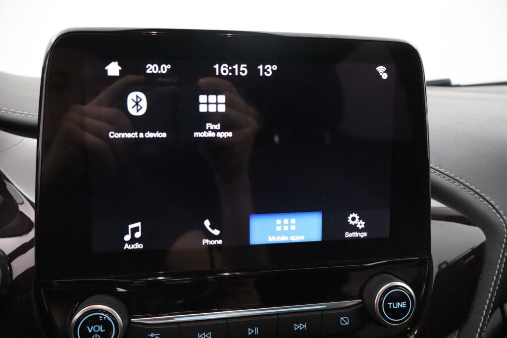 Ford Fiesta 2018 1,0 EcoBoost 100hv A6 Vignale 5-ovinen / P.Kamera / Lämm. ratti / AppleCarPlay / Keyless Go / Jakohihna vaihdettu