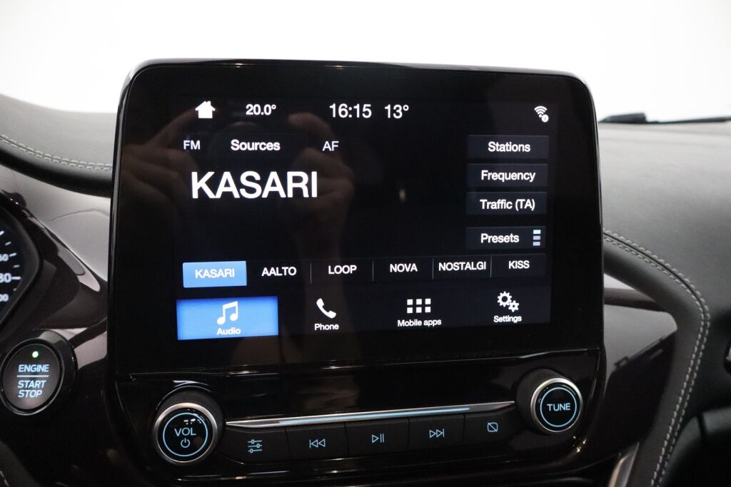 Ford Fiesta 2018 1,0 EcoBoost 100hv A6 Vignale 5-ovinen / P.Kamera / Lämm. ratti / AppleCarPlay / Keyless Go / Jakohihna vaihdettu