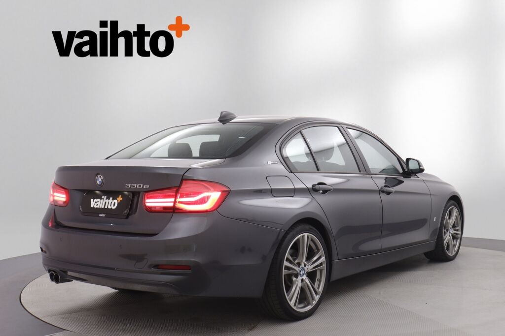 BMW 330 2018 F30 Sedan 330e A Business Exclusive / 1-om. Suomiauto / Sporttinahat / Prof. Navi / Tutkat / Kaukovaloavustin