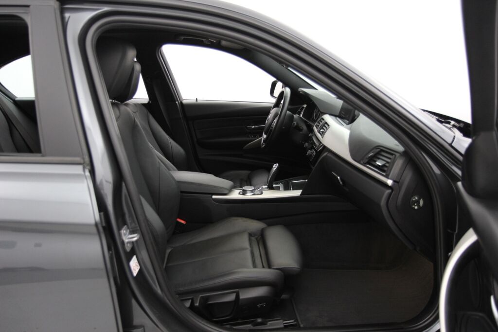 BMW 330 2018 F30 Sedan 330e A Business Exclusive / 1-om. Suomiauto / Sporttinahat / Prof. Navi / Tutkat / Kaukovaloavustin