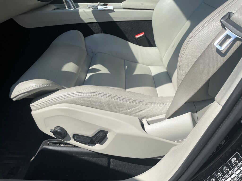 Volvo XC60 2018 T8 AWD Inscription aut / Panoraama/Koukku/Webasto