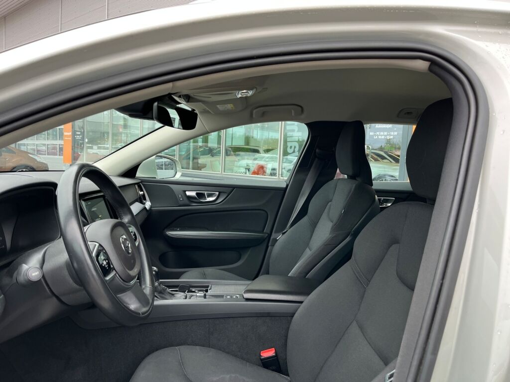 Volvo V60 2019 D3 Business aut / Suomiauto / Keyless Go / Vetokoukku / P.tutkat / Kaukovaloavustin /
