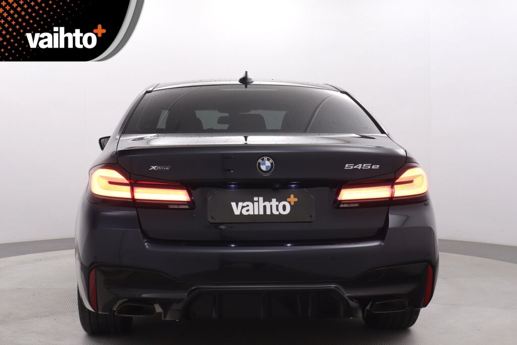 BMW 545 2021 G30 Sedan 545e xDrive A Charged Edition M Sport /  HPS / Adaptiivinen vakkari / 360 / HIFI / Nahat / HUD - RAHOITUS TÄHÄN AUTOON VAIN 3.99% - 