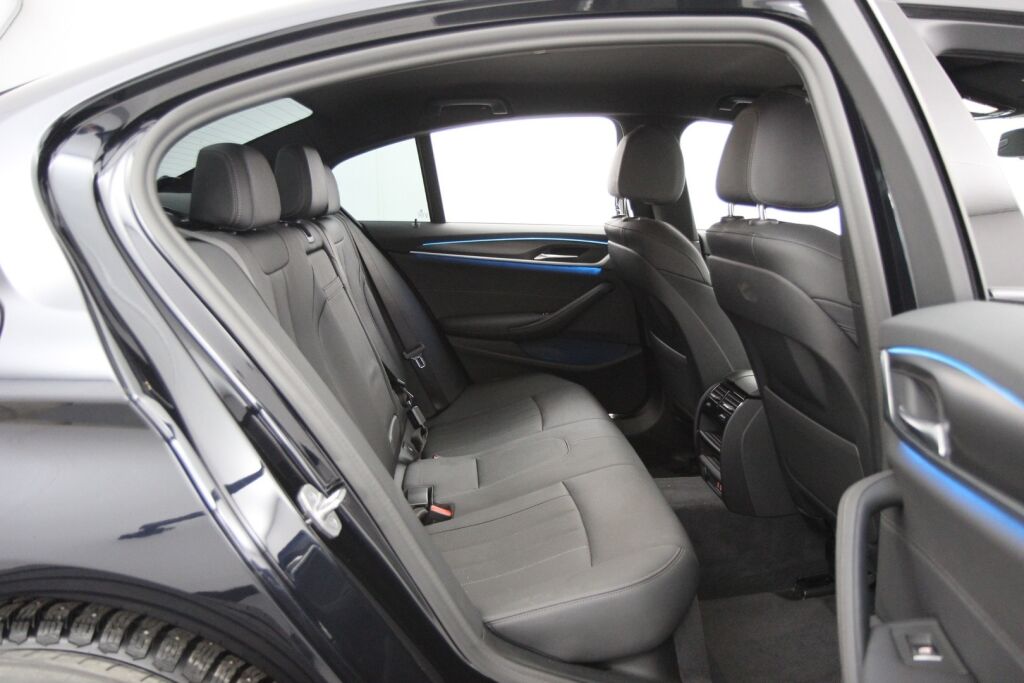 BMW 545 2021 G30 Sedan 545e xDrive A Charged Edition M Sport /  HPS / Adaptiivinen vakkari / 360 / HIFI / Nahat / HUD - RAHOITUS TÄHÄN AUTOON VAIN 3.99% - 