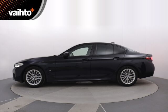 BMW 545 2021 G30 Sedan 545e xDrive A Charged Edition M Sport /  HPS / Adaptiivinen vakkari / 360 / HIFI / Nahat / HUD - RAHOITUS TÄHÄN AUTOON VAIN 3.99% - 