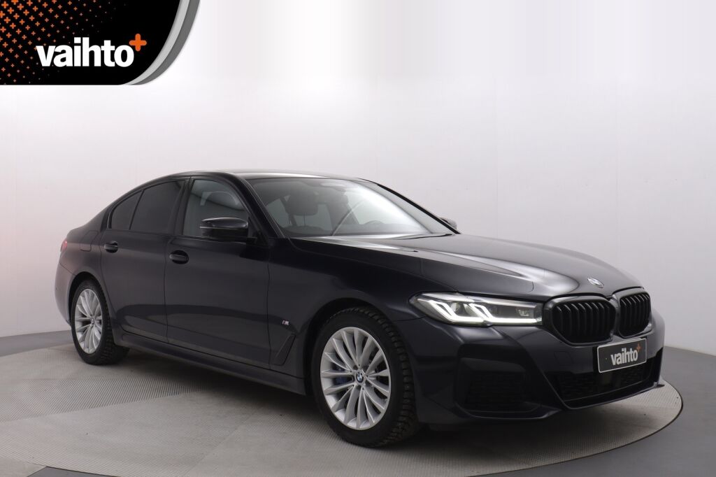 BMW 545 2021 G30 Sedan 545e xDrive A Charged Edition M Sport /  HPS / Adaptiivinen vakkari / 360 / HIFI / Nahat / HUD - RAHOITUS TÄHÄN AUTOON VAIN 3.99% - 