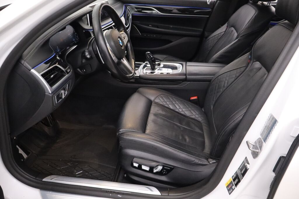 BMW 745 2020 G12 Sedan 745Le A xDrive / Super varusteet! M-Sport / Adap.vakkari / Panorama / HUD / 360°kamera / H&K / Ilmas.penkit / - RAHOITUS TÄHÄN AUTOON VAIN 3.99% - 