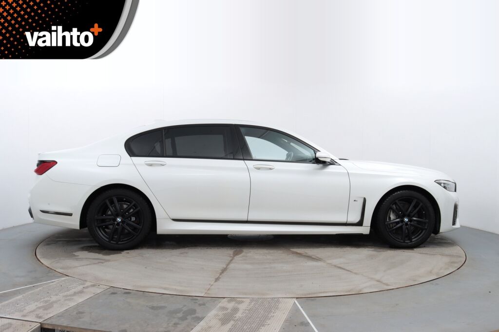 BMW 745 2020 G12 Sedan 745Le A xDrive / Super varusteet! M-Sport / Adap.vakkari / Panorama / HUD / 360°kamera / H&K / Ilmas.penkit / - RAHOITUS TÄHÄN AUTOON VAIN 2.99% - 