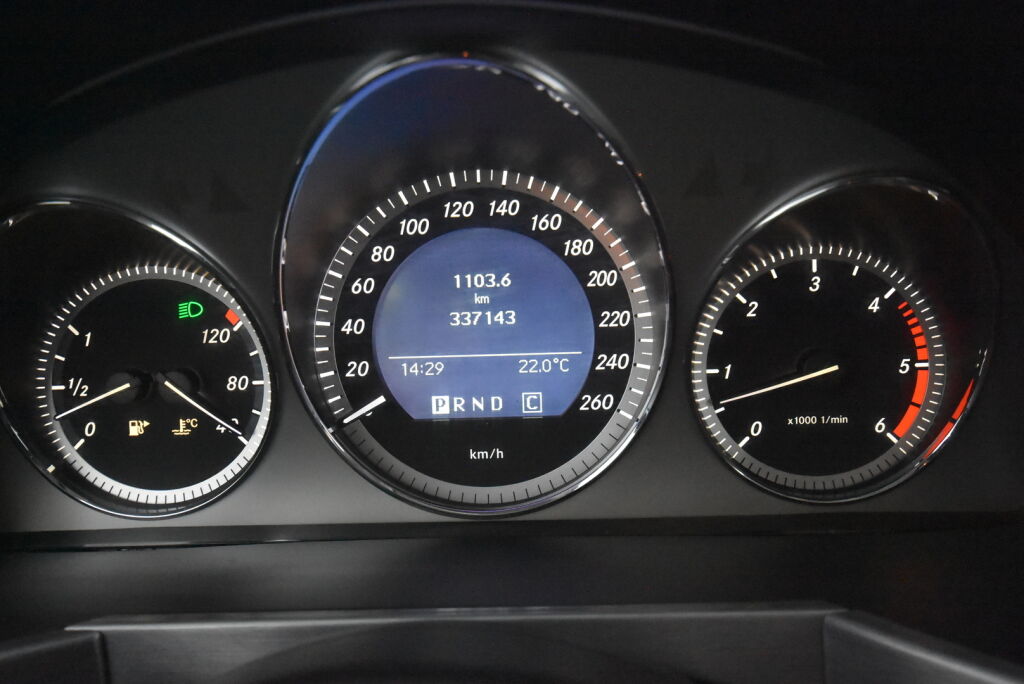 Mercedes-Benz GLK 2008 320 CDI 4Matic A Business / Harman Kardon / Koukku / Huollettu 332tkm
