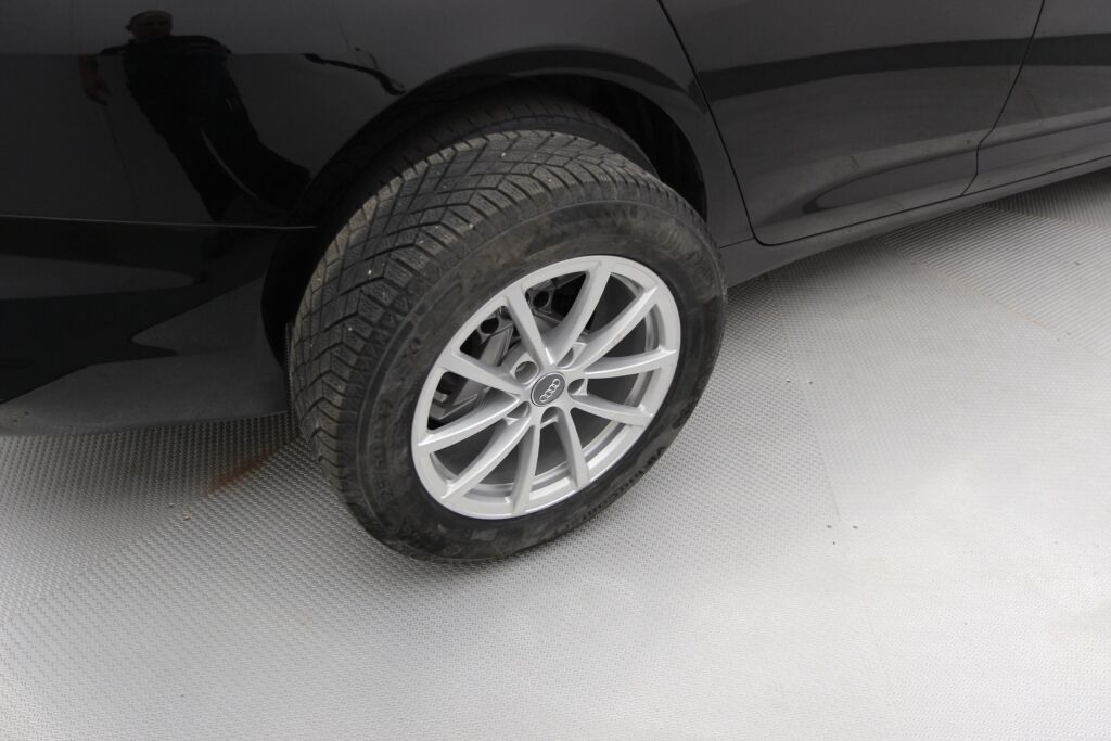 Audi A6 2020 Avant Business 40 TDI MHEV quattro S tronic / Koukku / Navi / ACC / Webasto