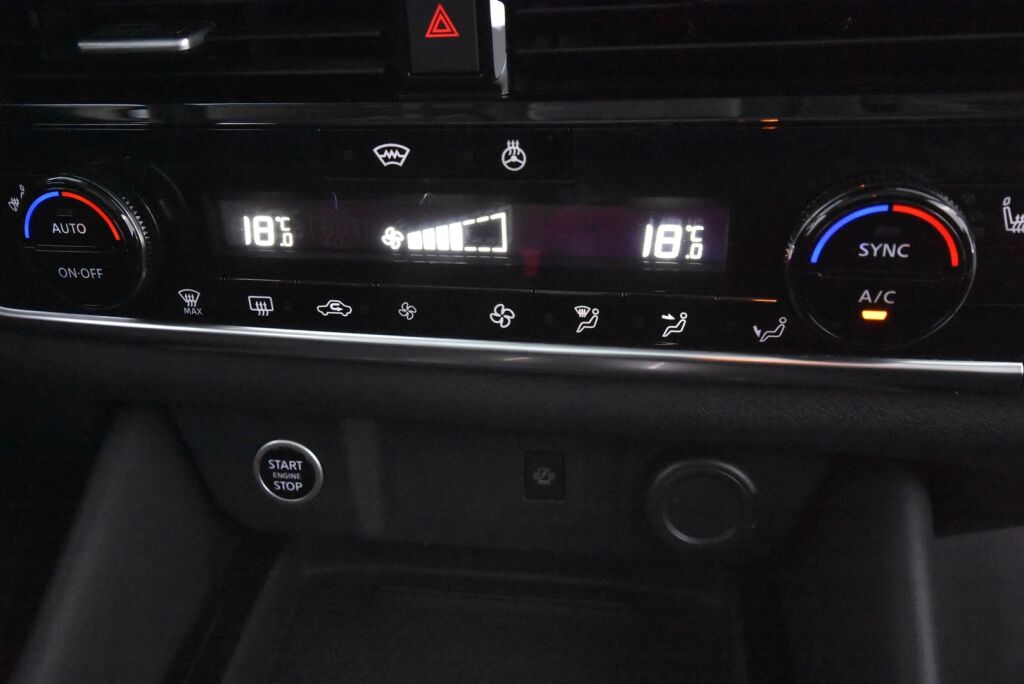 Nissan Qashqai 2021 MHEV 158 Xtronic Premiere Edition / Adapt. cruise / Navigointi / Suomiauto / HUD / 360 kamera / Keyless Go