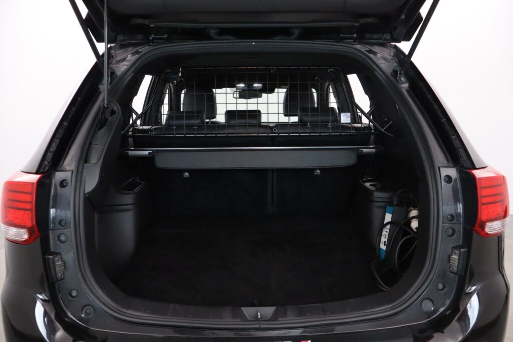 Mitsubishi Outlander PHEV 2020 Outlander PHEV X 4WD 5P Nahat / Koukku / Apple Car Play / 360 Kamera / Keyless Go